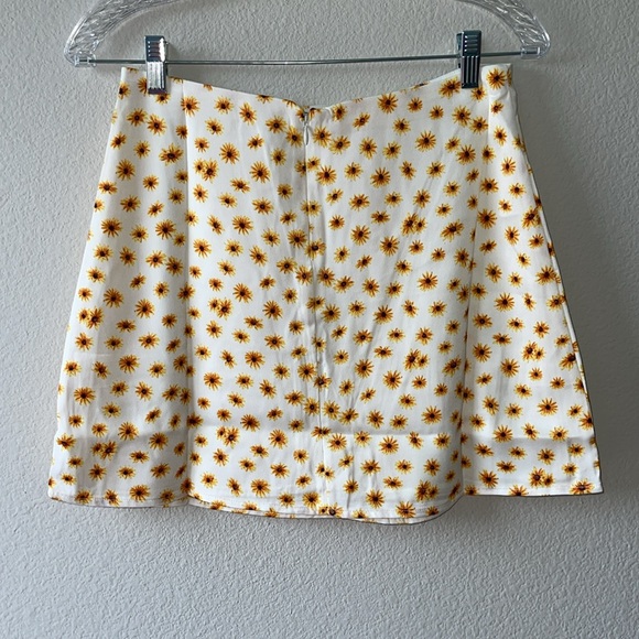 We Wore What Daisy Slip Skirt Size Small - Picture 5 of 5